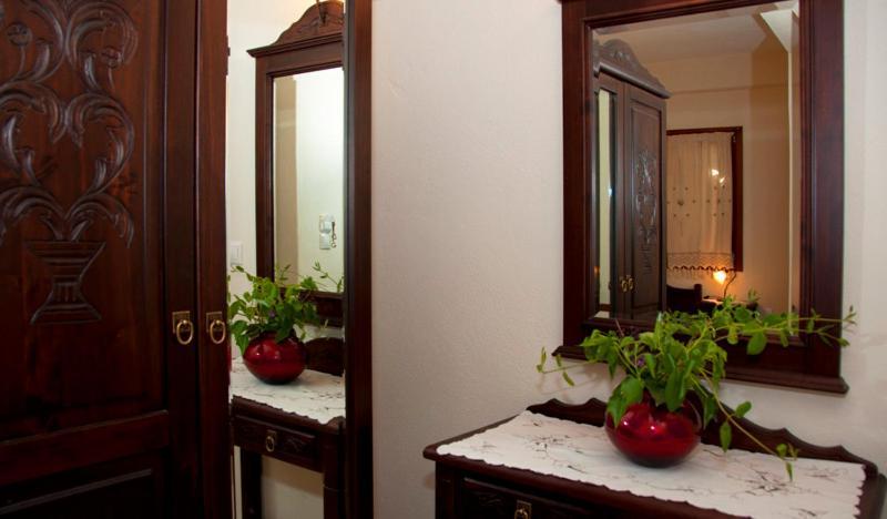 To Balkoni Tis Limnis Plastira Neochori  Cameră foto